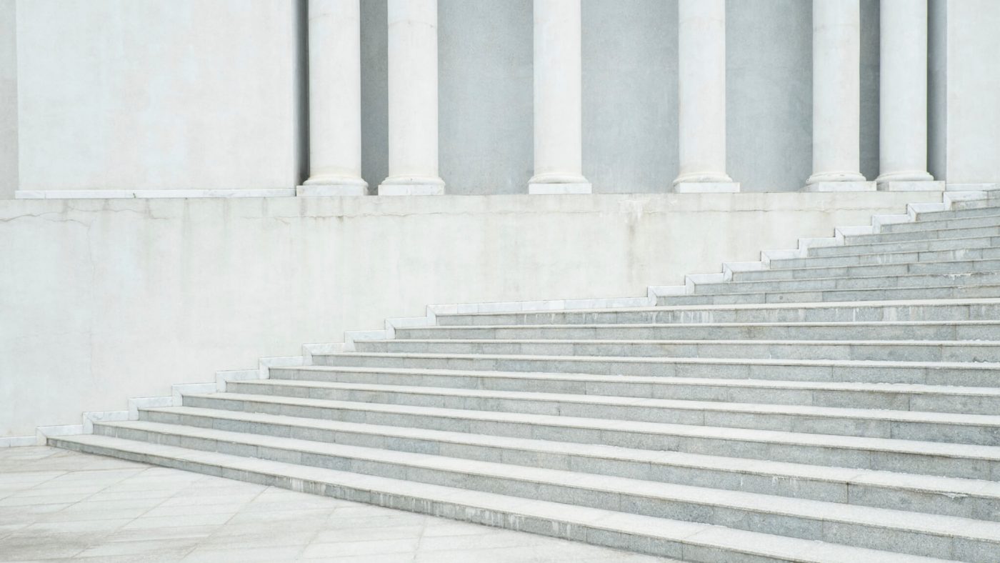 Stair/Balcony Construction Analysis for Criminal Defense