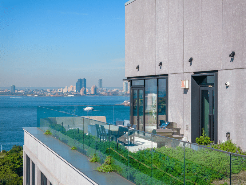 Pier 6 Brooklyn Bridge Park Apartments header