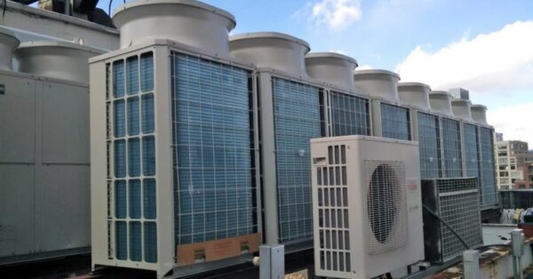 Building HVAC system on roof