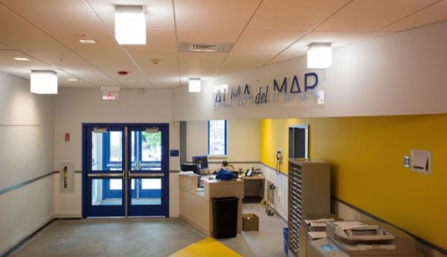 Alma del Mar Charter School header