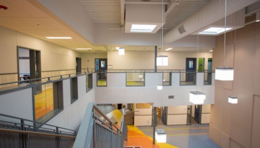 Alma del Mar Charter School header
