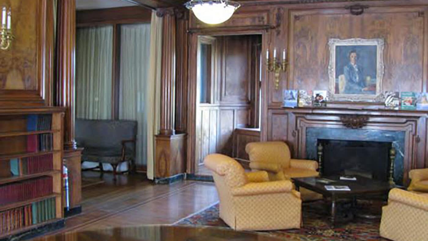 Pine Manor College